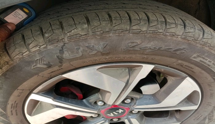 2020 KIA SONET GTX PLUS 1.5, Diesel, Manual, 1,64,438 km, tyre