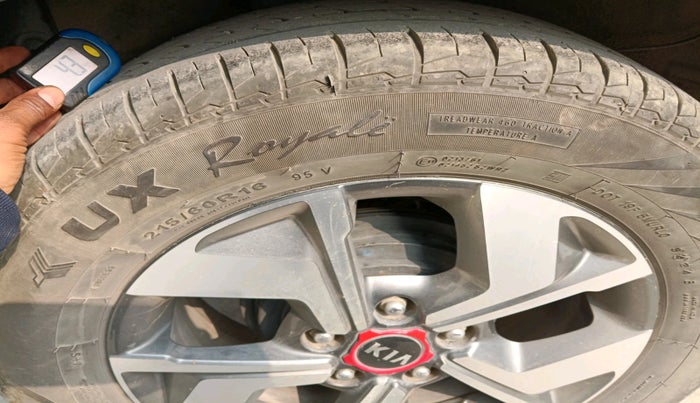 2020 KIA SONET GTX PLUS 1.5, Diesel, Manual, 1,64,438 km, tyre