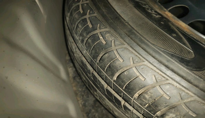 2017 Maruti Baleno ALPHA PETROL 1.2, Petrol, Manual, 76,586 km, tyre