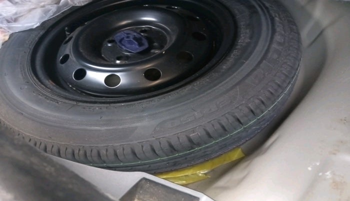 2020 Maruti Swift VXI AMT, Petrol, Automatic, 45,288 km, tyre