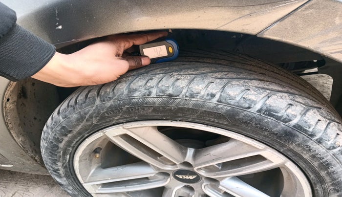 2020 Maruti Swift VXI AMT, Petrol, Automatic, 45,288 km, tyre