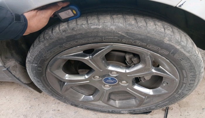 2018 Ford Ecosport TITANIUM + 1.5L DIESEL, Diesel, Manual, 1,24,848 km, tyre