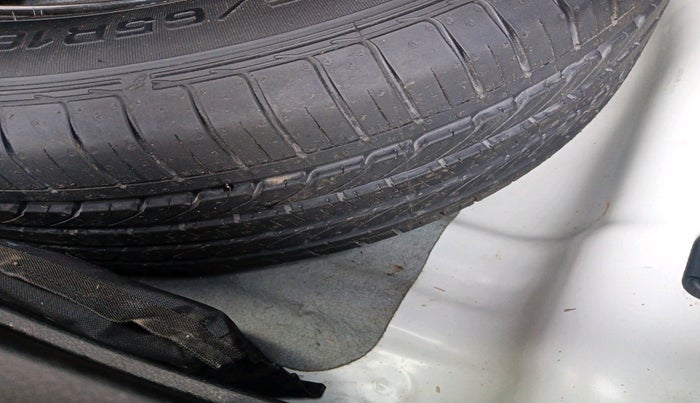 2020 KIA SELTOS HTX 1.5 PETROL, Petrol, Manual, 25,440 km, tyre