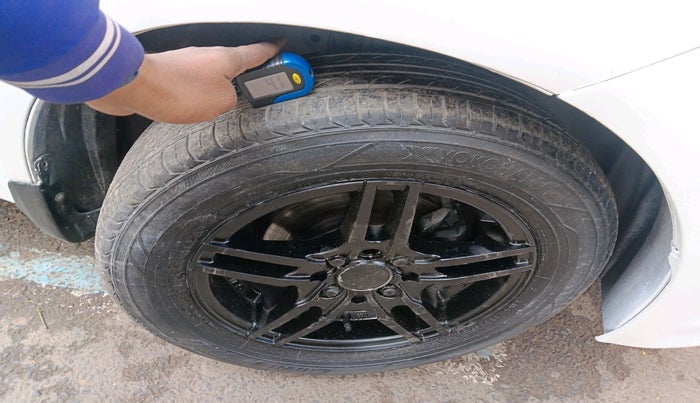 2013 Honda Brio S(O) AT, Petrol, Automatic, 53,959 km, tyre