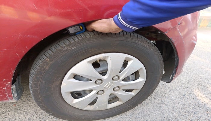 2011 Hyundai i10 MAGNA 1.2, Petrol, Manual, 1,02,206 km, tyre