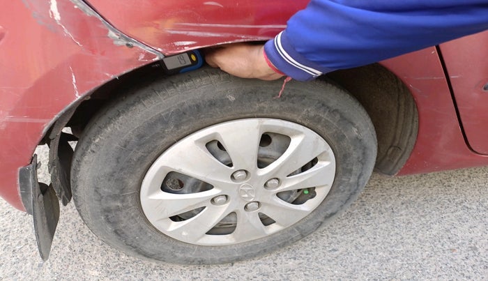 2011 Hyundai i10 MAGNA 1.2, Petrol, Manual, 1,02,206 km, tyre