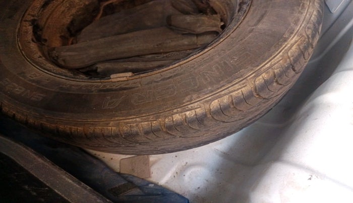 2012 Hyundai i20 ASTA 1.4 CRDI, Diesel, Manual, 1,41,951 km, tyre