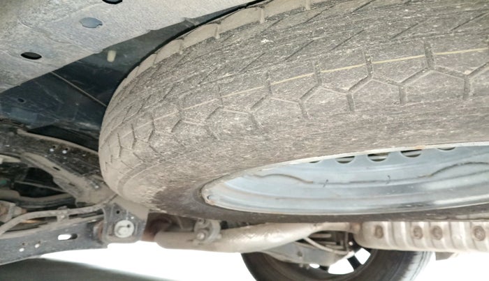 2023 Mahindra XUV700 AX 7 LUXURY P AT 7 STR, Petrol, Automatic, 9,752 km, tyre