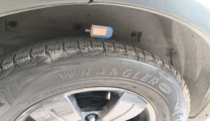 2019 Tata Hexa XM PLUS 4X2 7 STR, Diesel, Manual, 1,42,776 km, tyre