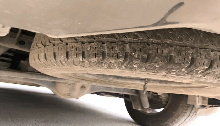 2019 Tata Hexa XM PLUS 4X2 7 STR, Diesel, Manual, 1,42,776 km, tyre