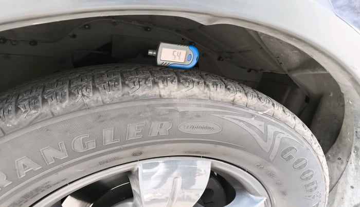 2019 Tata Hexa XM PLUS 4X2 7 STR, Diesel, Manual, 1,42,776 km, tyre