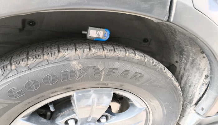 2019 Tata Hexa XM PLUS 4X2 7 STR, Diesel, Manual, 1,42,776 km, tyre