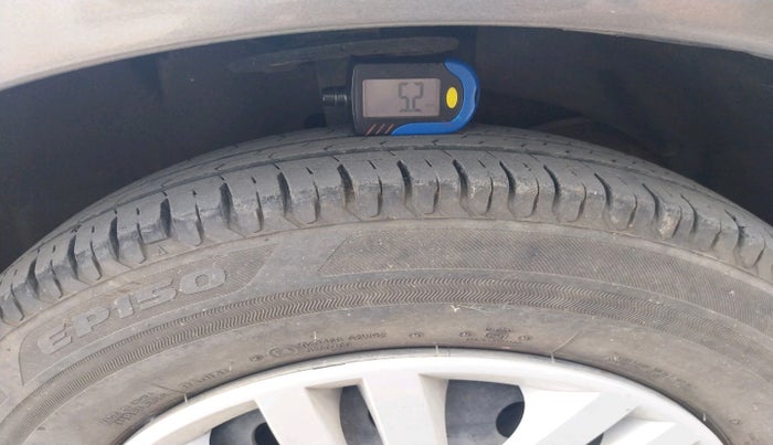 2017 Maruti Dzire VXI AMT, Petrol, Automatic, 14,125 km, tyre