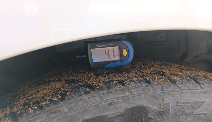 2012 Hyundai Verna FLUIDIC 1.6 VTVT EX, Petrol, Manual, 58,165 km, tyre