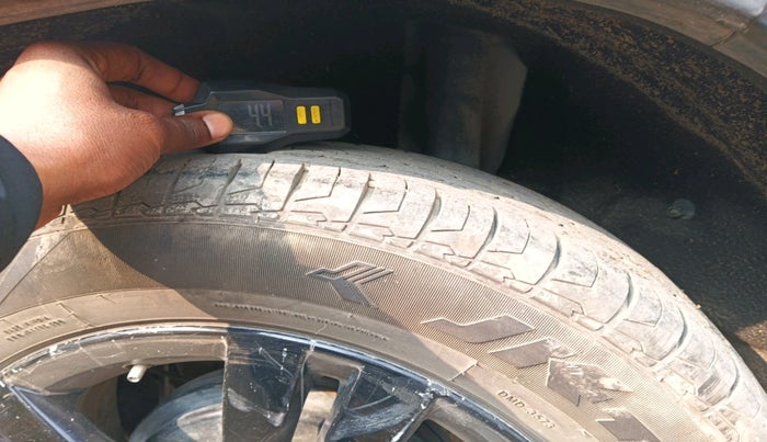 2019 Maruti Vitara Brezza ZDI PLUS, Diesel, Manual, 1,23,261 km, tyre