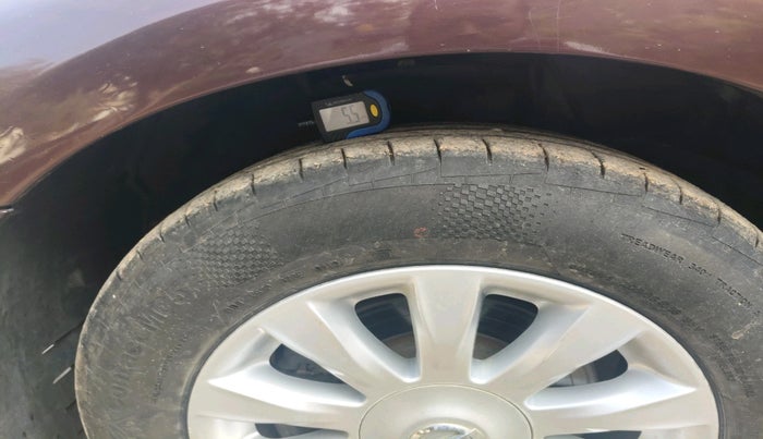 2011 Nissan Teana 250XL, Petrol, Automatic, 1,21,366 km, tyre