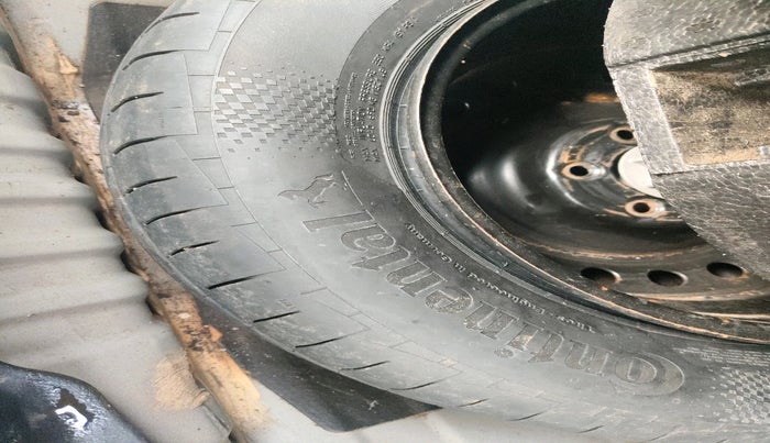 2011 Nissan Teana 250XL, Petrol, Automatic, 1,21,366 km, tyre