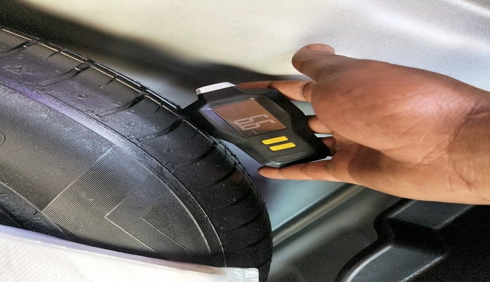 2021 Hyundai VENUE S 1.2, Petrol, Manual, 42,844 km, tyre