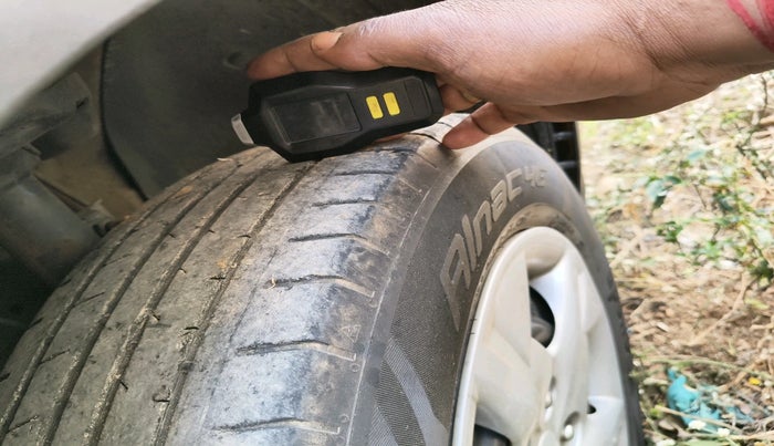 2021 Hyundai VENUE S 1.2, Petrol, Manual, 42,844 km, tyre