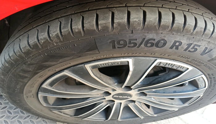 2019 Volkswagen Polo TRENDLINE 1.5L, Diesel, Manual, 76,144 km, tyre