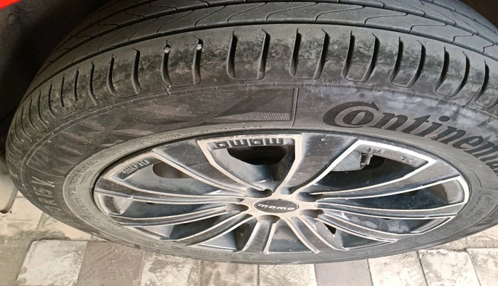 2019 Volkswagen Polo TRENDLINE 1.5L, Diesel, Manual, 76,144 km, tyre