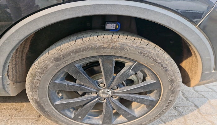 2023 MG ASTOR  SMART BLACK STORM EDITION CVT, Petrol, Automatic, 16,086 km, tyre