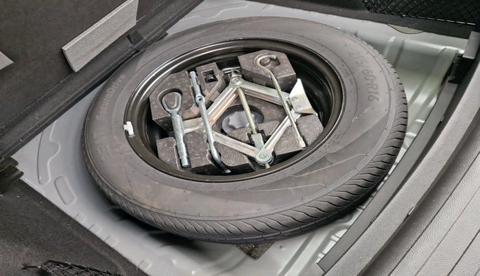 2023 MG ASTOR  SMART BLACK STORM EDITION CVT, Petrol, Automatic, 16,086 km, tyre