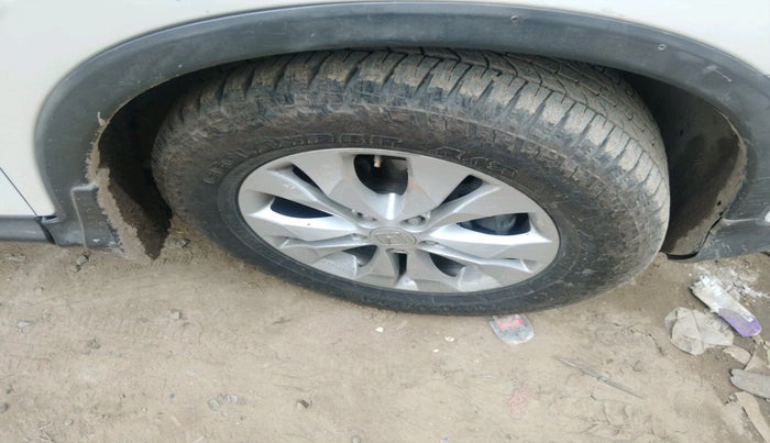 2013 Honda CRV 2.4L 4WD AVN AT, Petrol, Automatic, 1,24,322 km, tyre