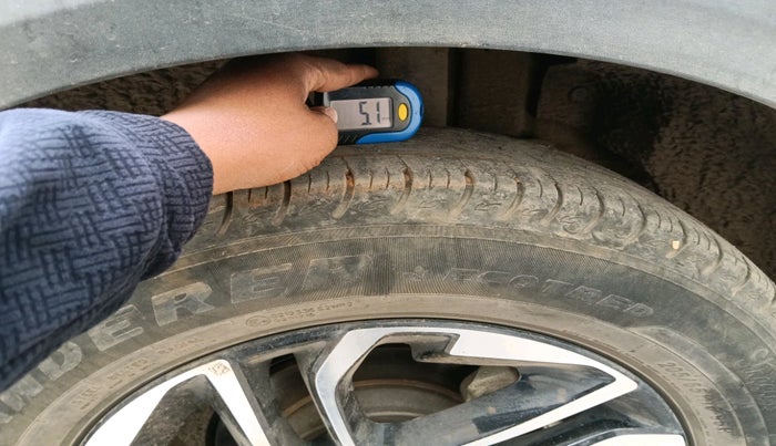 2023 KIA CARENS  PRESTIGE PLUS 1.5 TURBO PETROL DCT 7 STR, Petrol, Automatic, 28,832 km, tyre