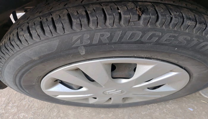 2014 Maruti Swift Dzire VXI, Petrol, Manual, 74,318 km, tyre