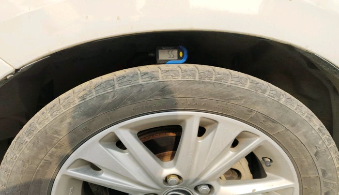 2017 Toyota Innova Crysta 2.8 GX AT 7 STR, Diesel, Automatic, 98,461 km, tyre