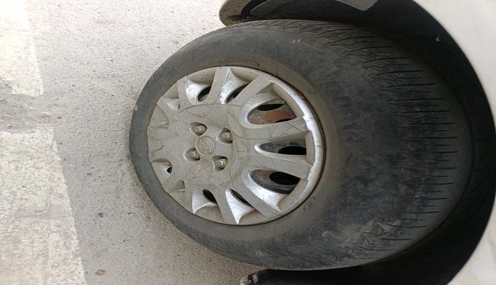 2011 Hyundai i20 MAGNA 1.2, Petrol, Manual, 98,201 km, tyre