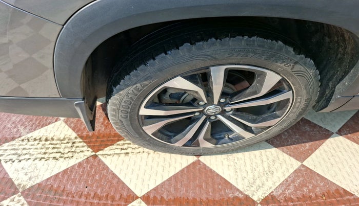 2023 MG HECTOR PLUS SHARP PRO 1.5 PETROL TURBO CVT 7 STR, Petrol, Automatic, 12,500 km, tyre