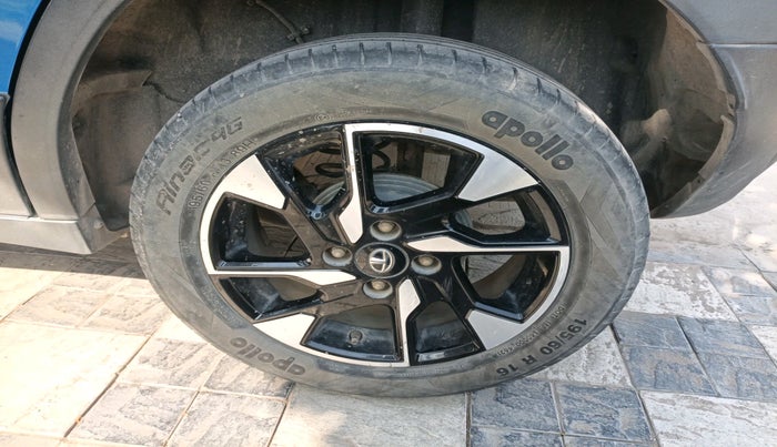 2021 Tata PUNCH CREATIVE  AMT, Petrol, Automatic, 75,507 km, tyre