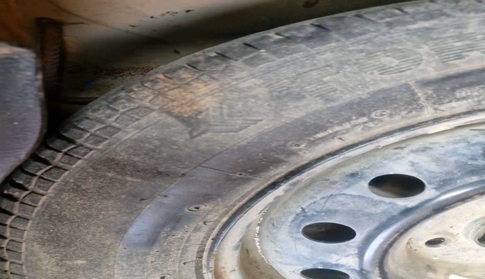 2014 Maruti Swift Dzire VXI, Petrol, Manual, 64,384 km, tyre