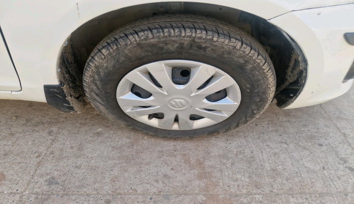2014 Maruti Swift Dzire VXI, Petrol, Manual, 64,384 km, tyre
