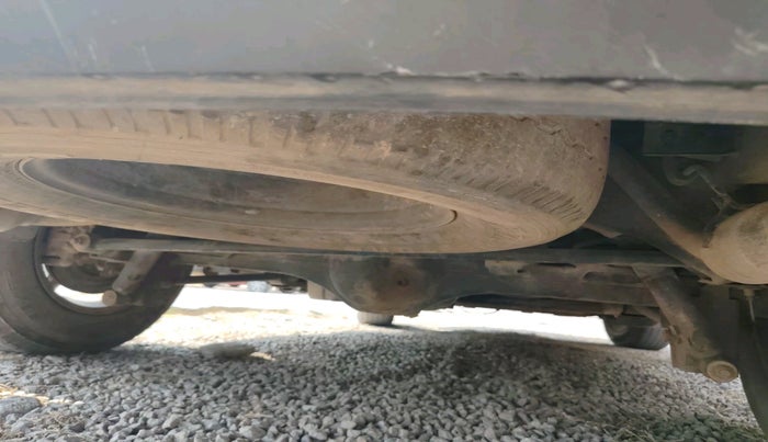 2013 Tata Safari Storme 2.2 LX 4X2, Diesel, Manual, 1,37,813 km, tyre