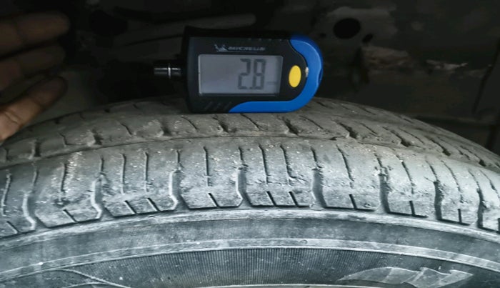 2011 Maruti Wagon R 1.0 LXI, Petrol, Manual, 1,19,053 km, tyre