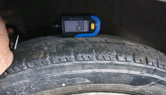 2011 Maruti Wagon R 1.0 LXI, Petrol, Manual, 1,19,053 km, tyre