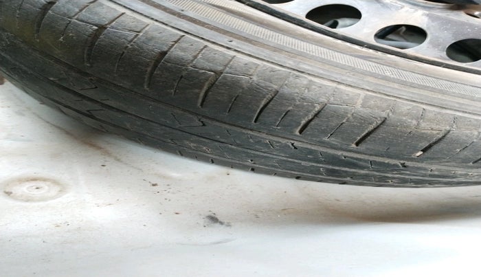 2014 Hyundai Grand i10 MAGNA 1.2 KAPPA VTVT, Petrol, Manual, 1,70,490 km, tyre