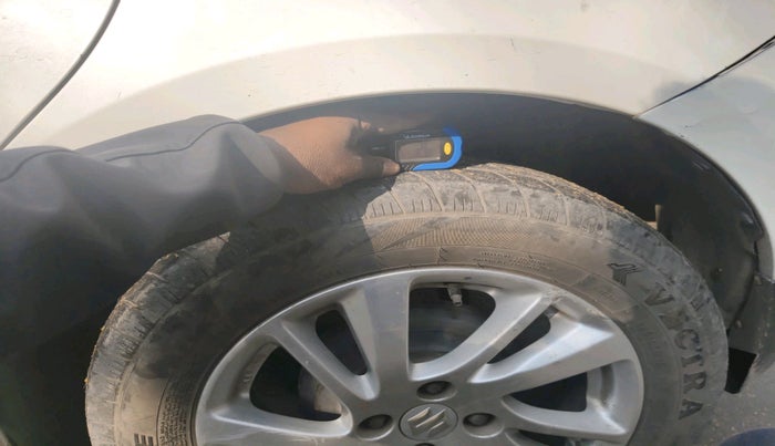 2011 Maruti Swift ZXI, Petrol, Manual, 1,53,391 km, tyre