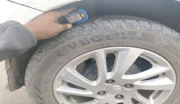 2011 Maruti Swift ZXI, Petrol, Manual, 1,53,391 km, tyre