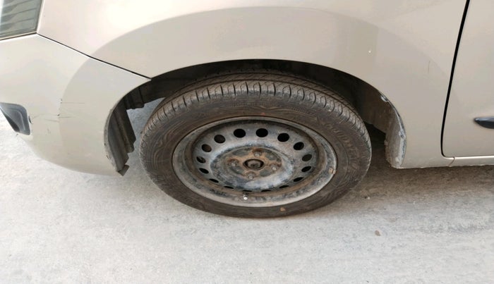 2013 Maruti Wagon R 1.0 VXI, Petrol, Manual, 1,36,216 km, tyre