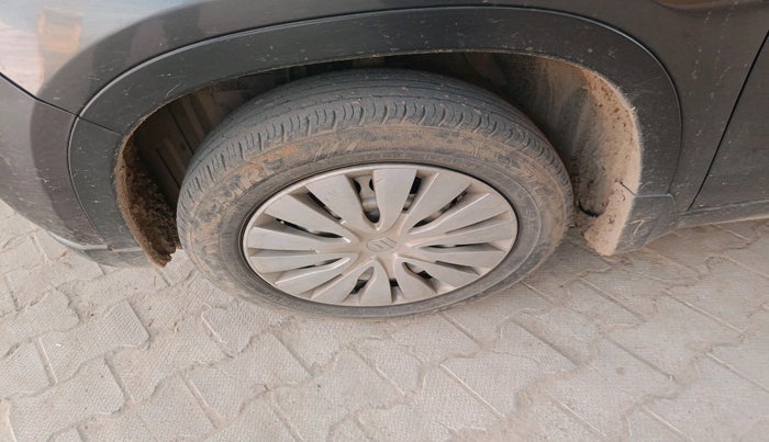 2020 Maruti Vitara Brezza LXI, Petrol, Manual, 72,842 km, tyre