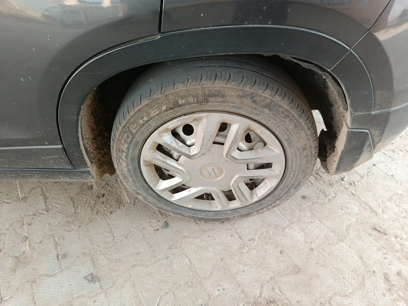 2020 Maruti Vitara Brezza LXI, CNG, Manual, 72,842 km, tyre