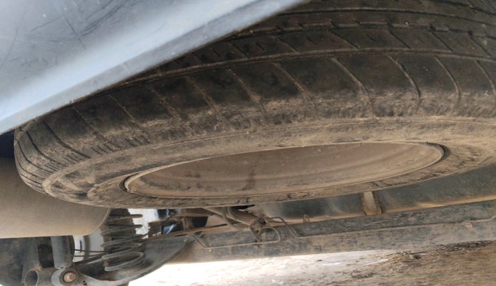 2013 Mahindra Verito Vibe CS 1.5 D6, Diesel, Manual, 1,37,419 km, tyre