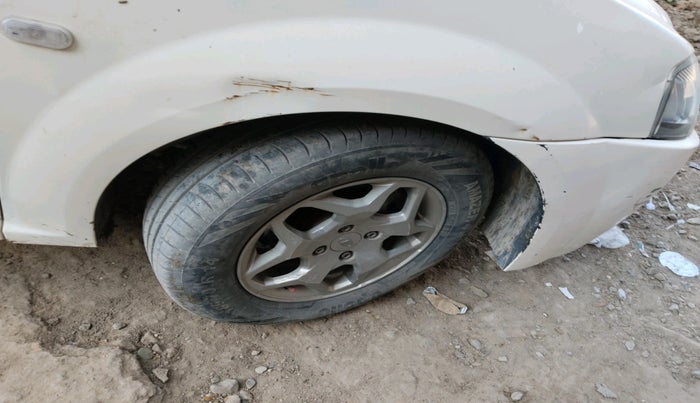 2013 Mahindra Verito Vibe CS 1.5 D6, Diesel, Manual, 1,37,419 km, tyre