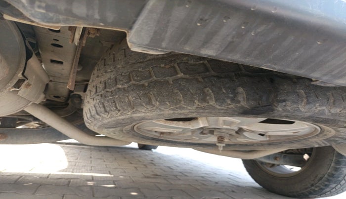 2013 Mahindra XUV500 W8, Diesel, Manual, 1,75,400 km, tyre