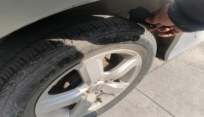 2012 Honda City 1.5L I-VTEC S MT, Petrol, Manual, 1,38,141 km, tyre