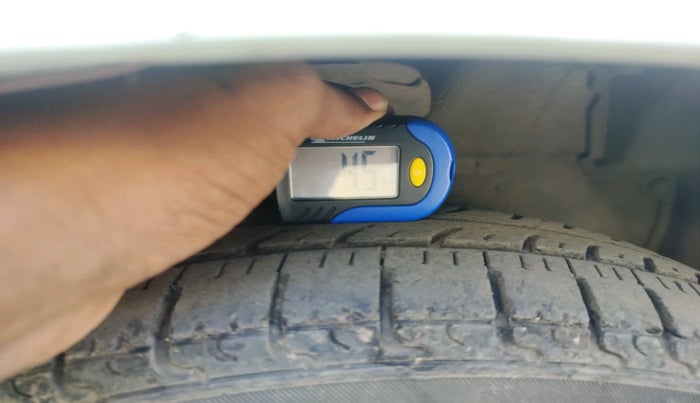 2011 Maruti A Star VXI (ABS) AT, Petrol, Automatic, 1,04,903 km, tyre